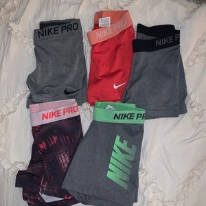 Set of 5 Nike Pros